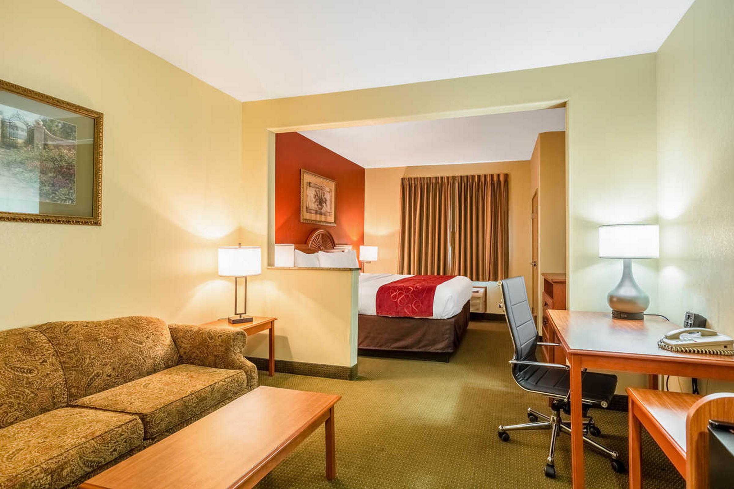 Comfort Suites Batesville Exterior photo