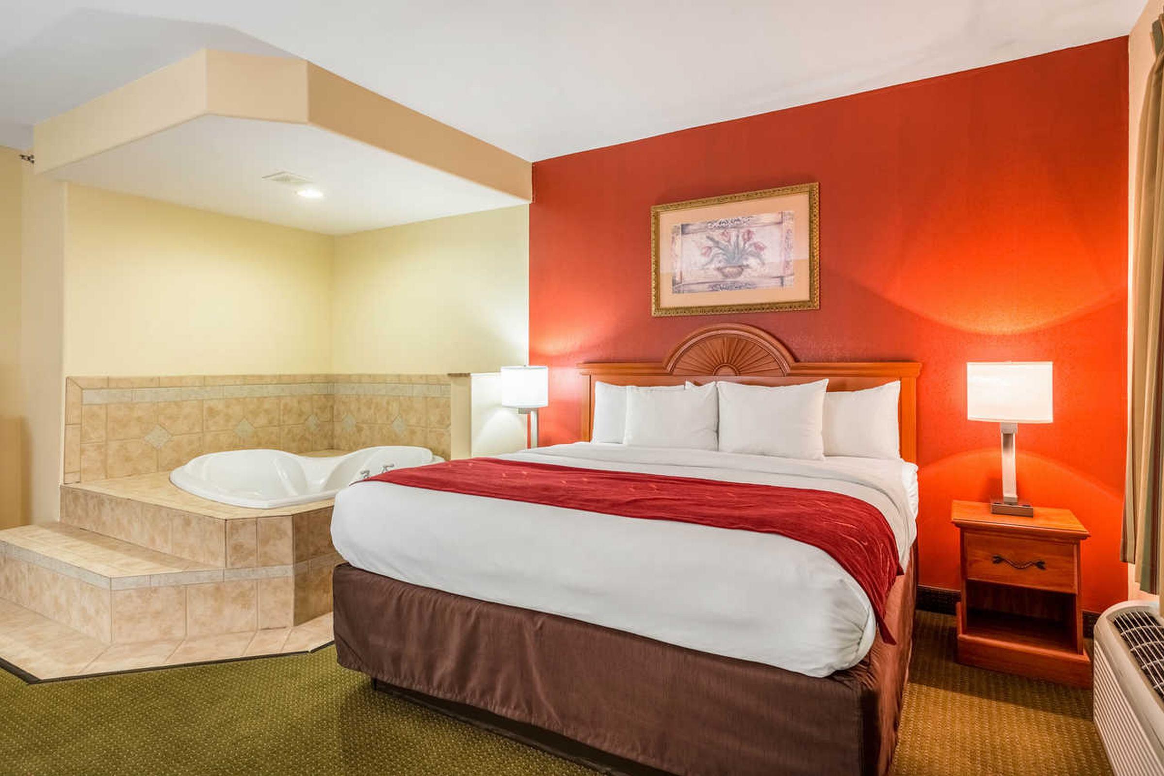 Comfort Suites Batesville Exterior photo
