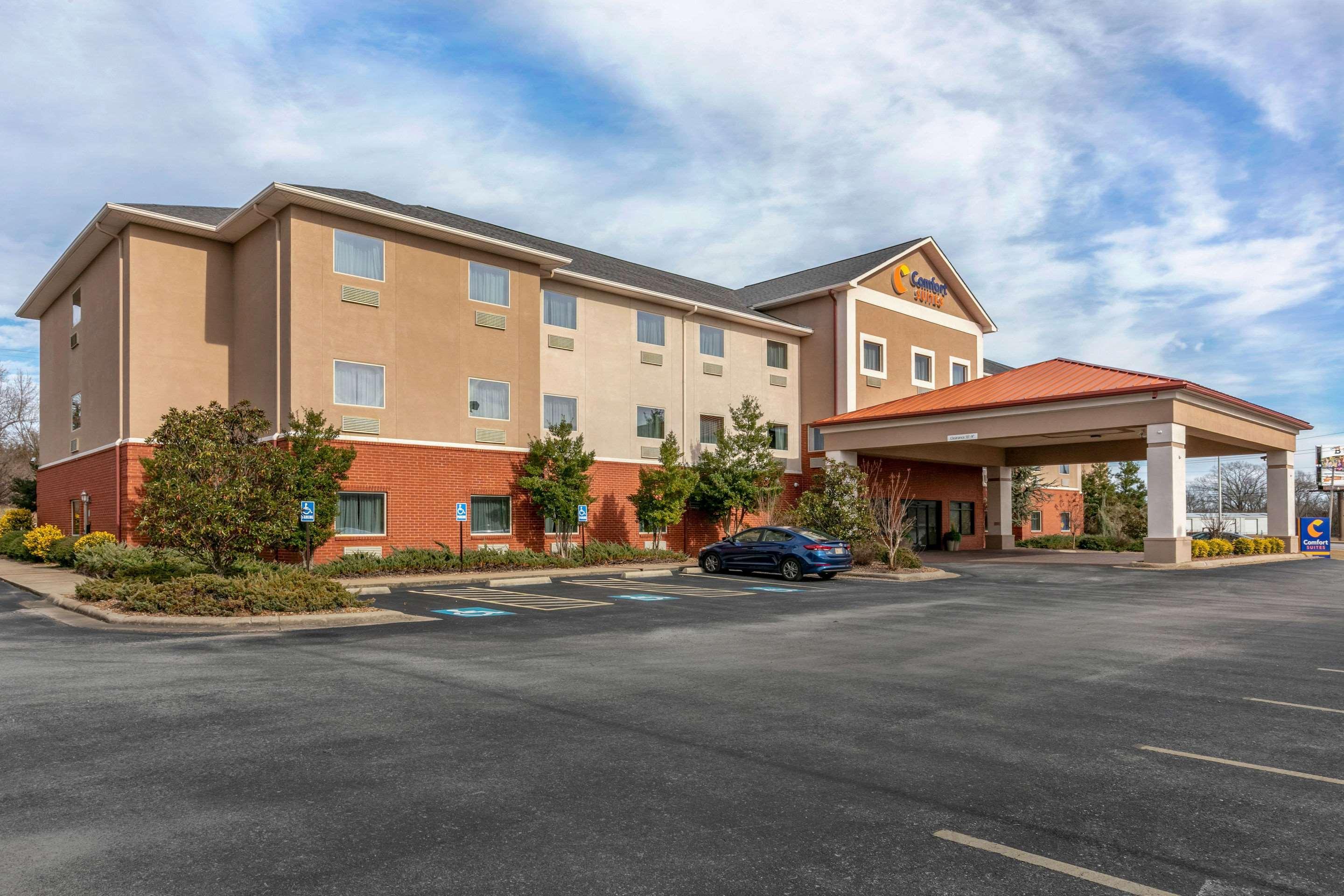 Comfort Suites Batesville Exterior photo