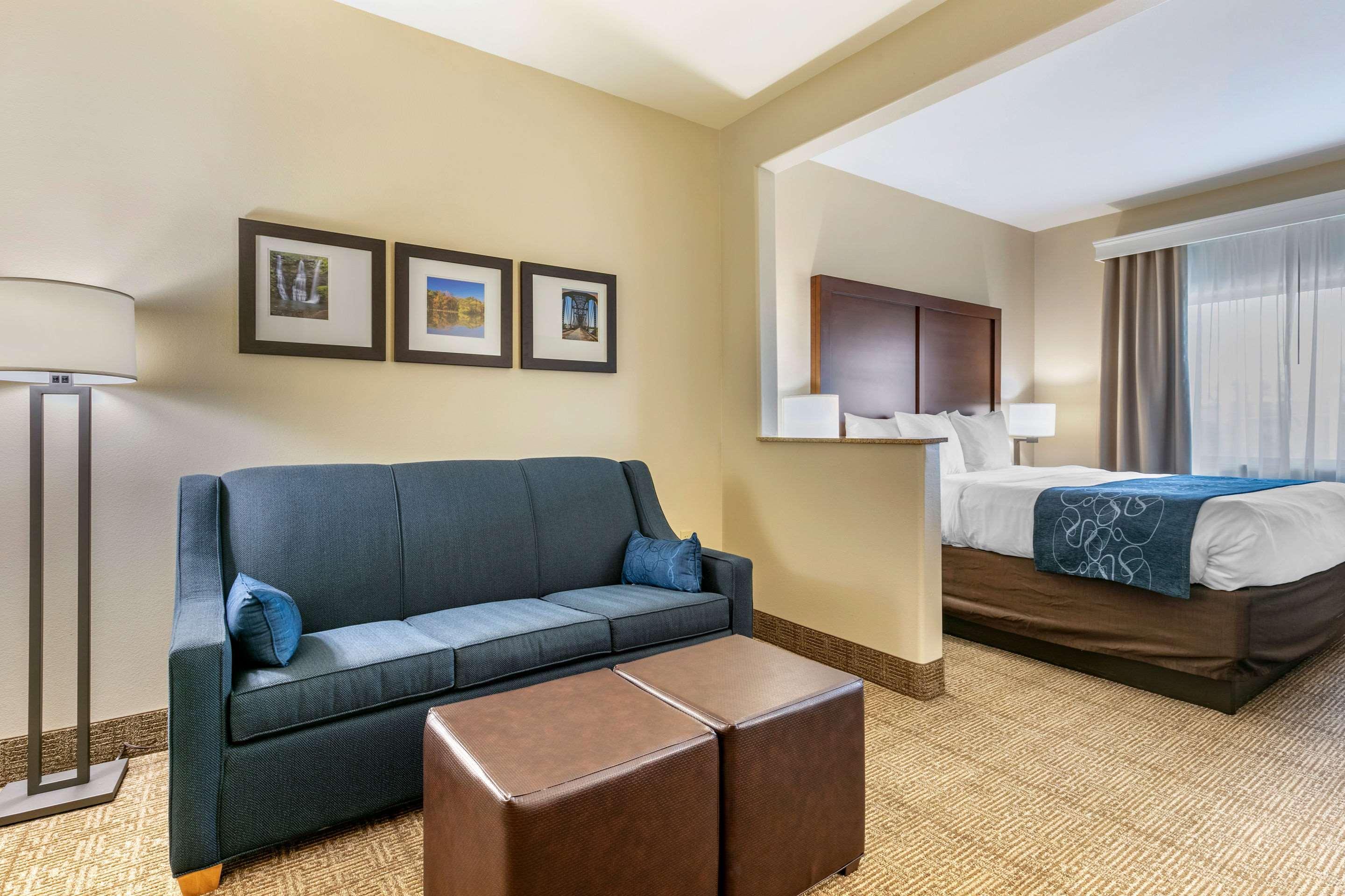 Comfort Suites Batesville Exterior photo