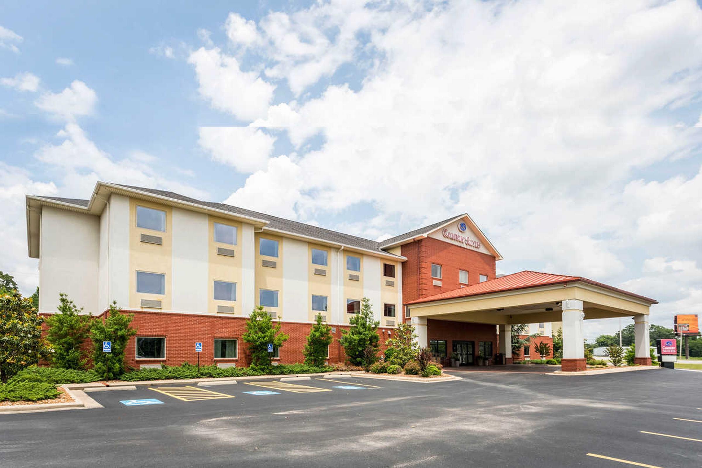 Comfort Suites Batesville Exterior photo